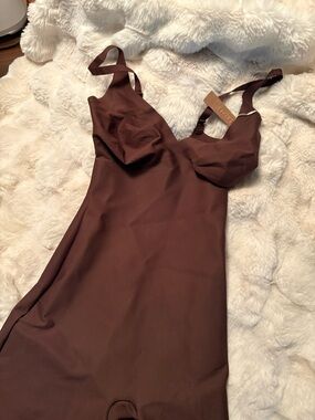 Skim Coco Mid Thigh bodysuit New with tags  Size XL